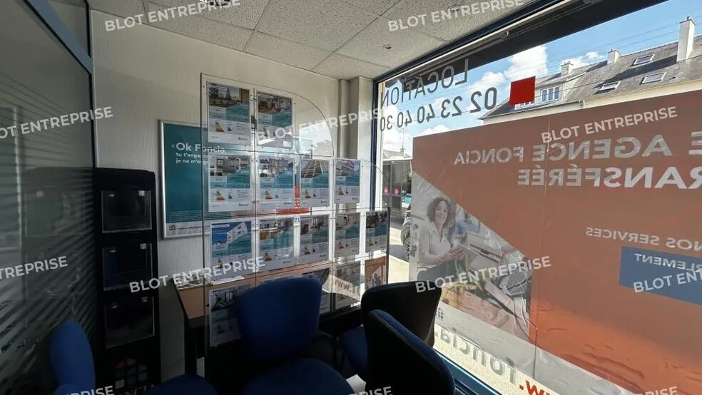 Local commercial dans Saint-Jacques-de-la-Lande à louer - Photo de l’immeuble – Image 3 sur 7