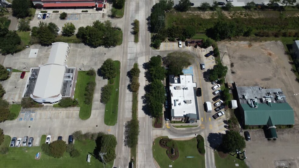 FALCONER Dr, Covington, LA à vendre - Vidéo sur l’annonce professionnelle – Image 2 sur 9