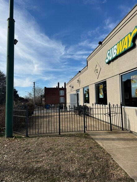 2253 S Grand Blvd, Saint Louis, MO à louer - Photo de l’immeuble – Image 2 sur 26
