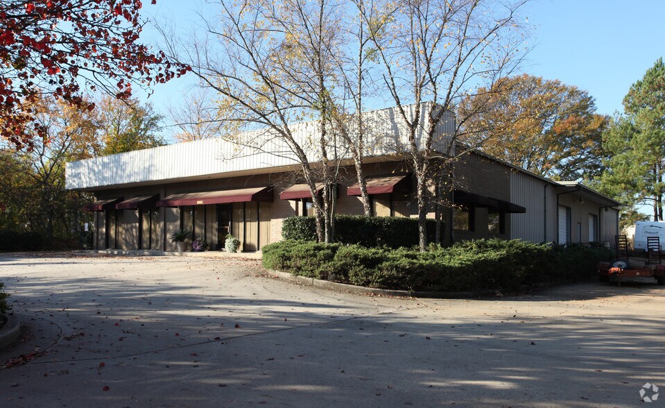 6965 Commercial Dr, Morrow, GA à vendre - Photo de l’immeuble – Image 3 sur 4