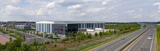 Plus de détails pour Field Rd, Wootton - Industriel/Logistique à louer