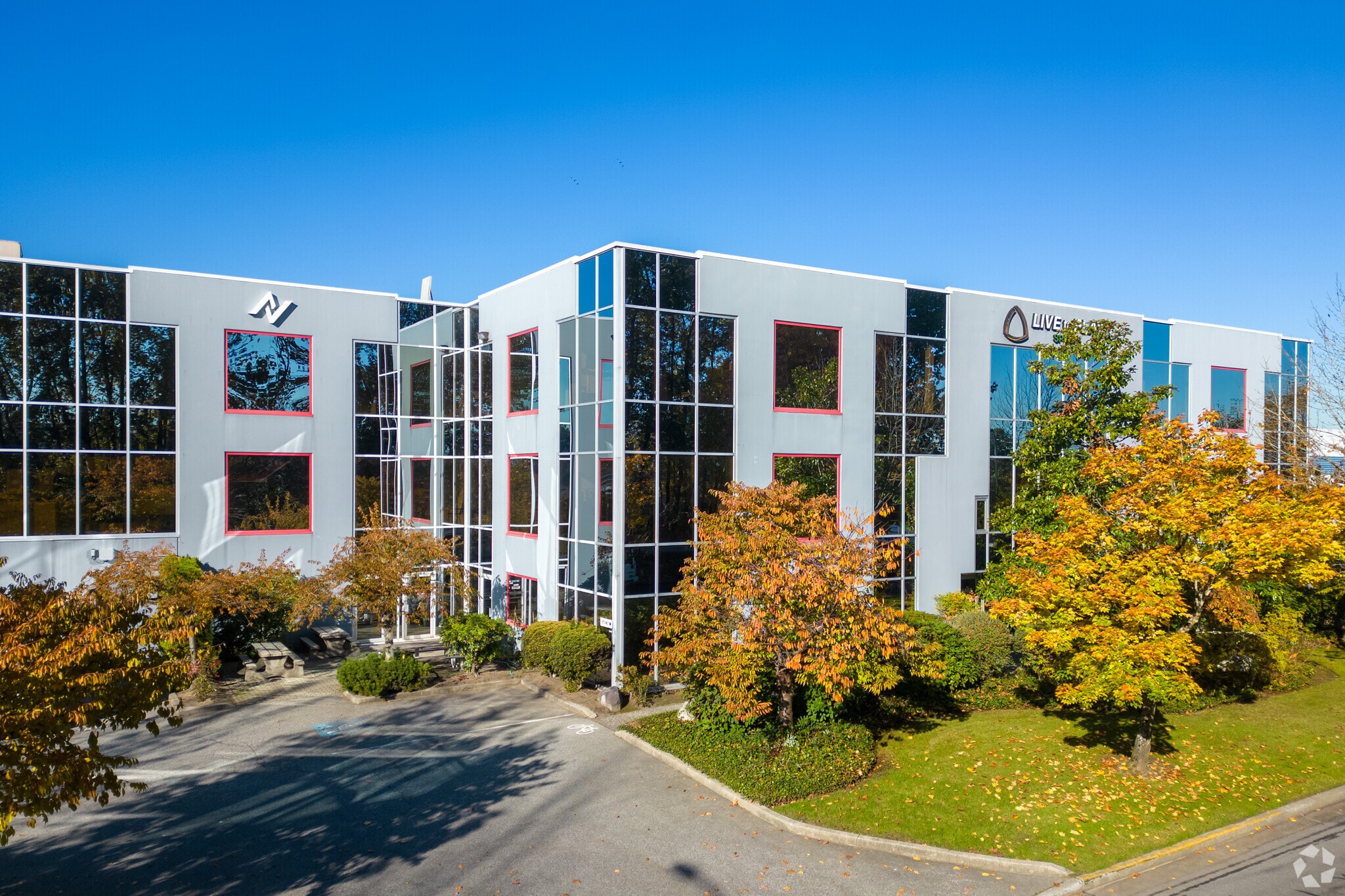 1465 Kebet Way, Port Coquitlam, BC à louer Photo de l’immeuble– Image 1 sur 8