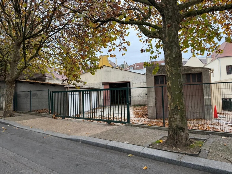 Local d'activités dans Villeneuve-Saint-Georges à vendre - Photo de l’immeuble – Image 2 sur 7