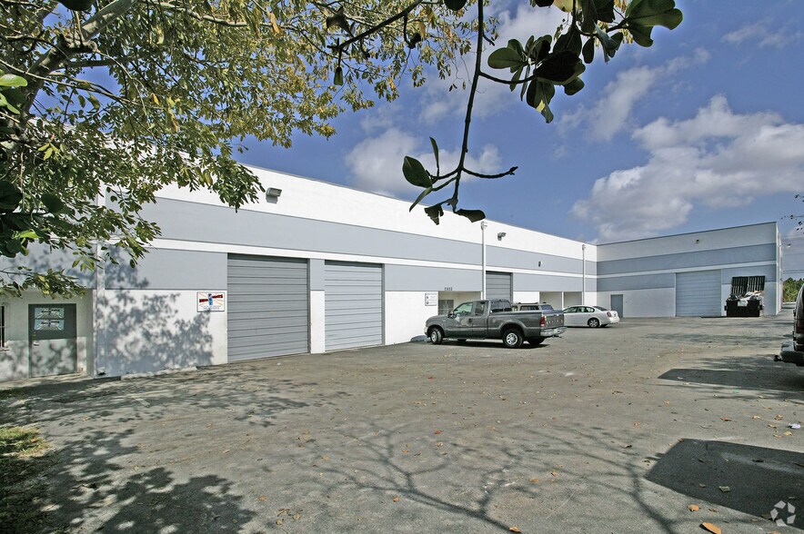 13100-13120 SW 128th St, Miami, FL à vendre - Photo de l’immeuble – Image 3 sur 7