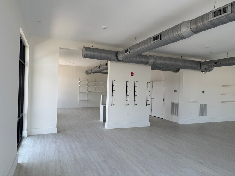 601 W 24th St, Norfolk, VA à louer - Photo de l’immeuble – Image 3 sur 11