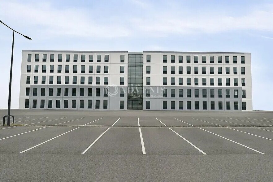 Bureau dans SAINT-OUEN-L'AUMONE à louer - Photo de l’immeuble – Image 1 sur 10