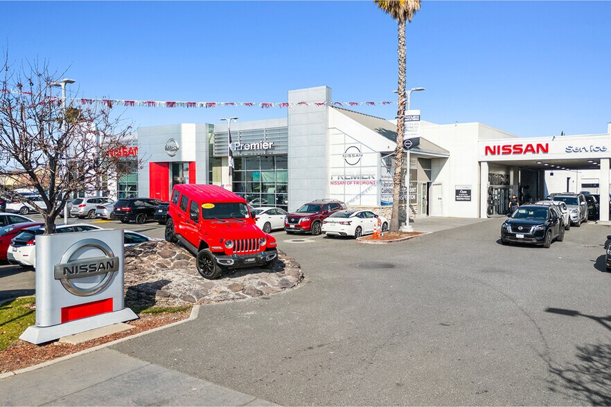5601-5701 Cushing Pky, Fremont, CA à vendre - Photo de l’immeuble – Image 2 sur 6