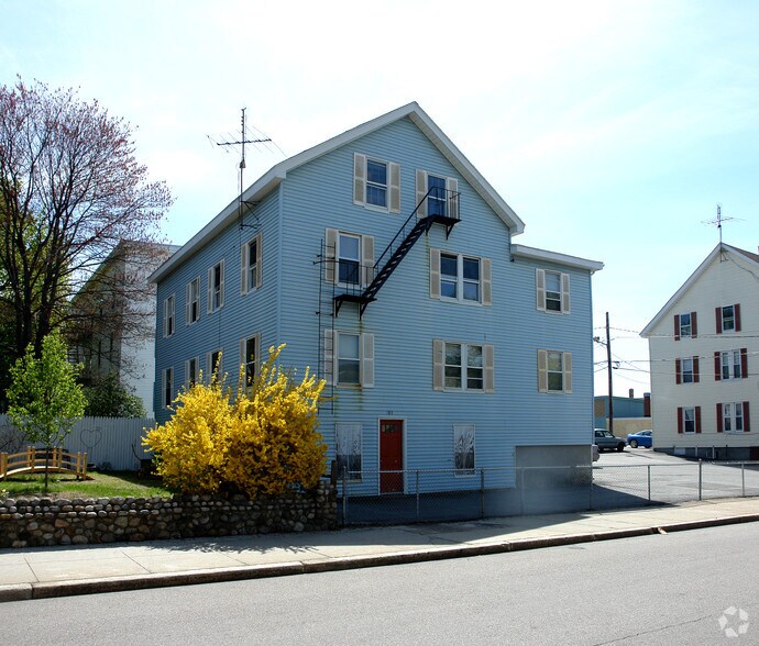 181-183 Rathbun St, Woonsocket, RI à vendre - Photo de l’immeuble – Image 3 sur 3