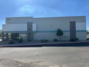 7888 N Glen Harbor Blvd, Glendale, AZ à louer Photo de l’immeuble– Image 2 sur 12