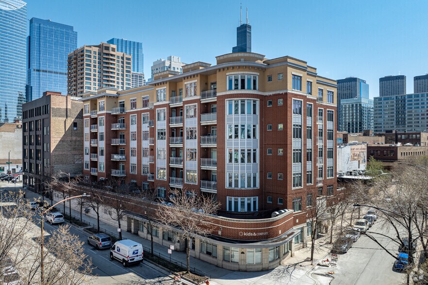 657 W Fulton St, Chicago, IL à louer - Photo de l’immeuble – Image 2 sur 9