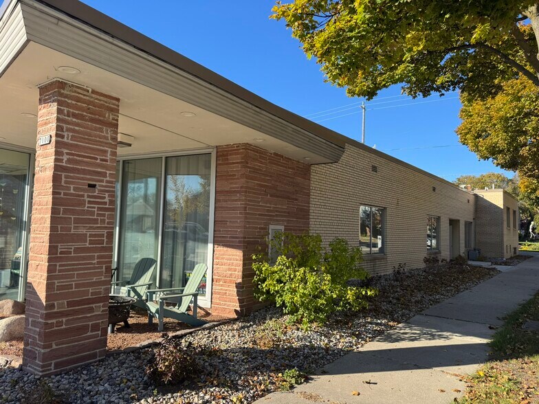 7100 W Center St, Milwaukee, WI à vendre - Photo de l’immeuble – Image 2 sur 23