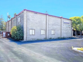 170 Ford Way, Novato, CA à louer Photo de l’immeuble– Image 1 sur 4