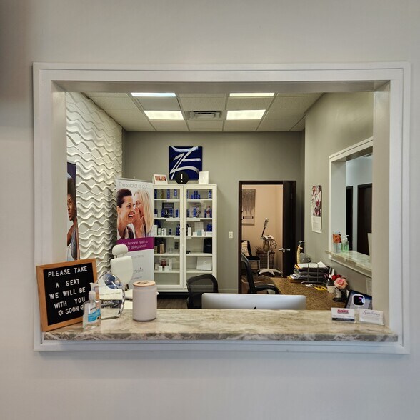 8730-8732 W Fountain Ave, Tampa, FL à louer - Photo intérieure – Image 3 sur 13