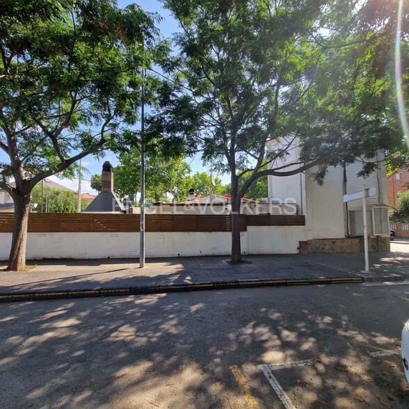 Local commercial dans Castelldefels, Barcelona à vendre - Photo de l’immeuble – Image 1 sur 5