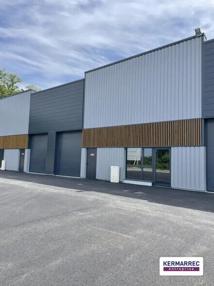 Local d'activités dans Vitré à vendre - Photo de l’immeuble – Image 2 sur 6