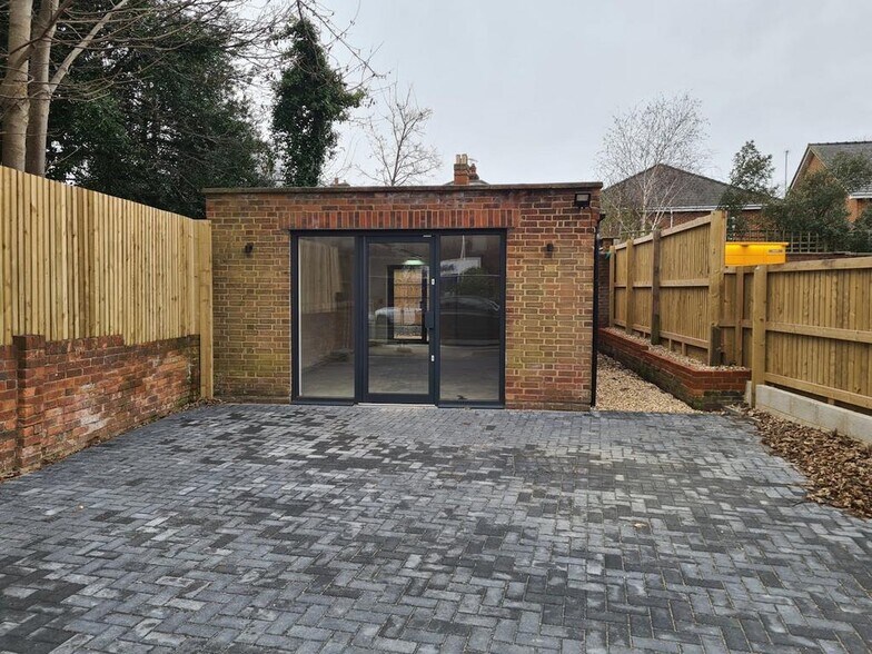 12 Ladymead, Guildford à louer - Photo de l’immeuble – Image 1 sur 1