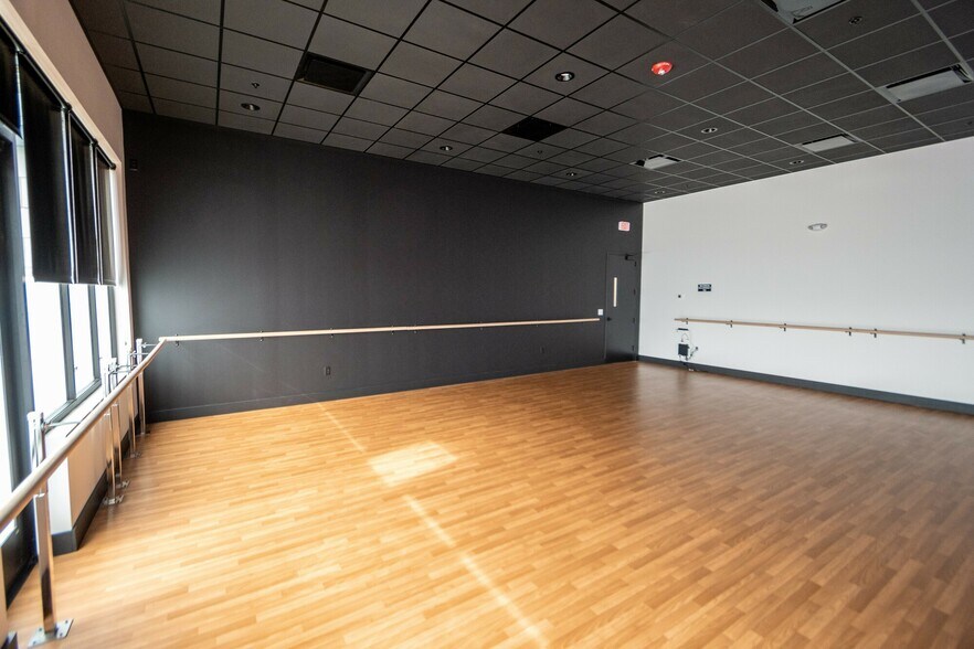 6920 EP True Pky, West Des Moines, IA à louer - Photo de l’immeuble – Image 3 sur 11