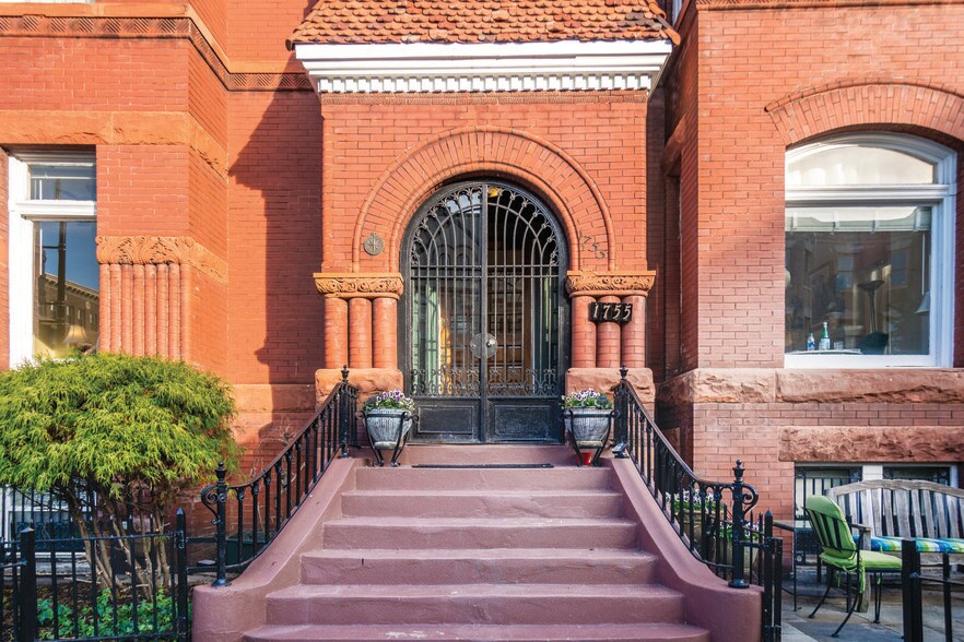 1755 18th St Nw, Washington, DC à vendre - Photo de l’immeuble – Image 2 sur 61