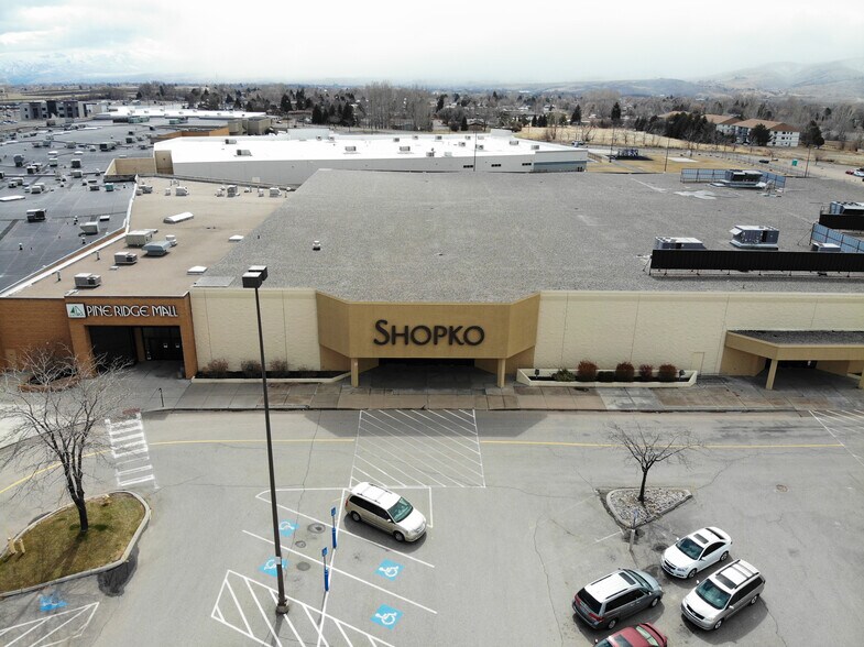 4215 Yellowstone Ave, Pocatello, ID à louer - Photo de l’immeuble – Image 3 sur 3
