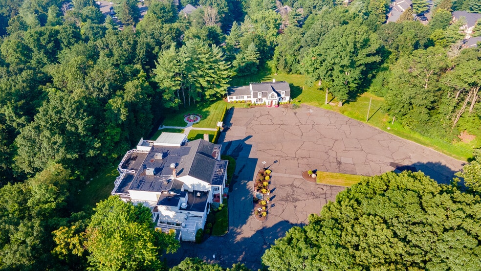 Fox Hill Inn portefeuille de 2 biens à vendre sur LoopNet.fr - Aérien – Image 2 sur 46