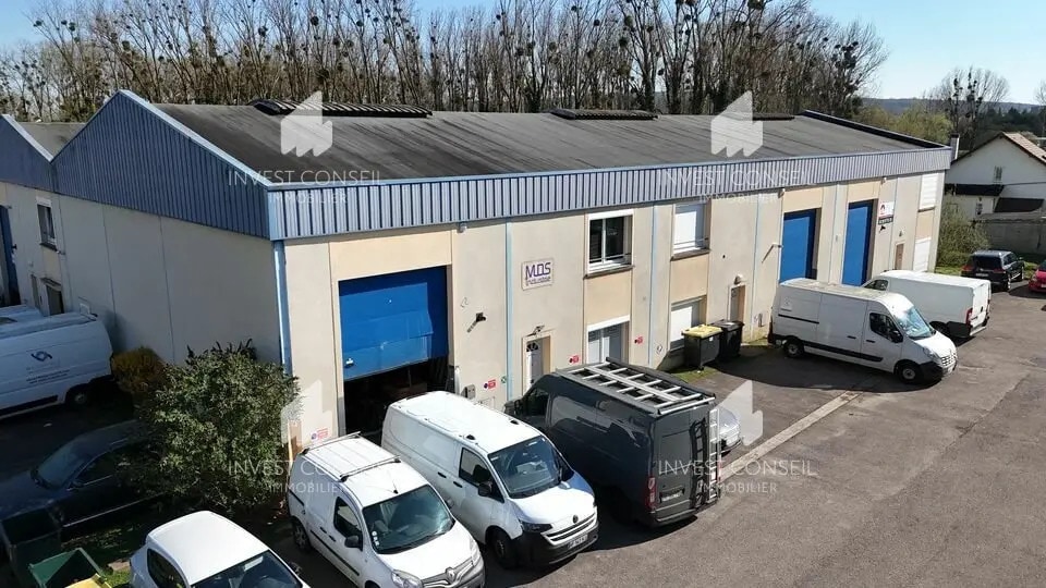 Local d’activités dans Bernes-sur-Oise à louer Photo principale– Image 1 sur 9