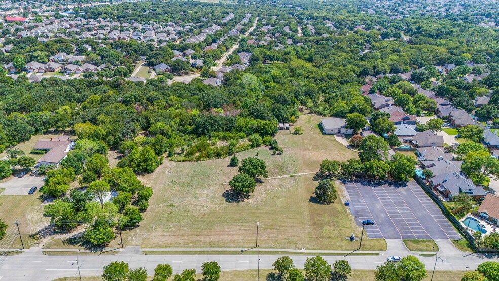 2120 W Sublett Rd, Arlington, TX à vendre - Photo de l’immeuble – Image 2 sur 11