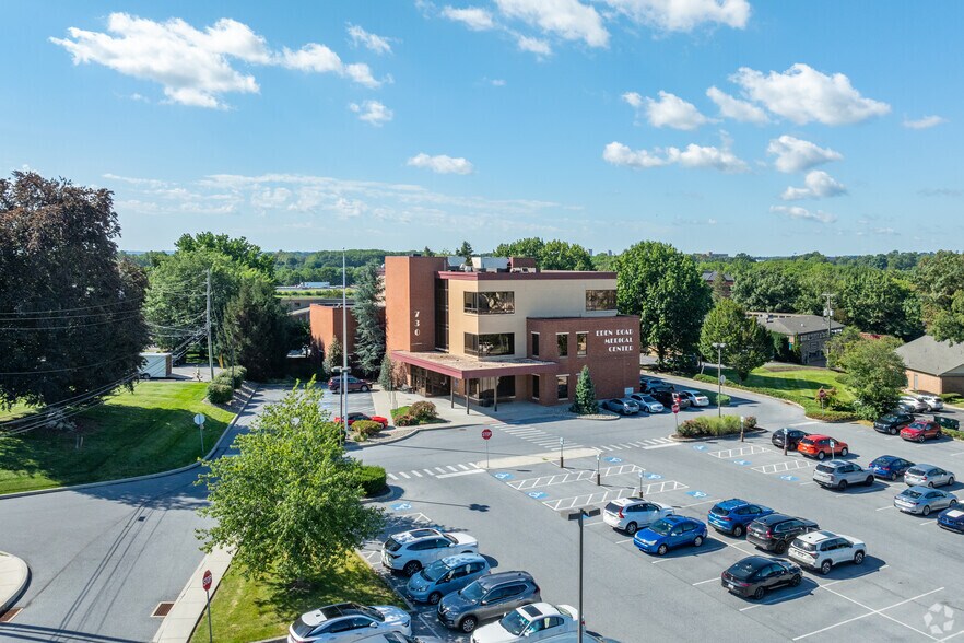730 Eden Rd, Lancaster, PA à louer - Photo de l’immeuble – Image 3 sur 10