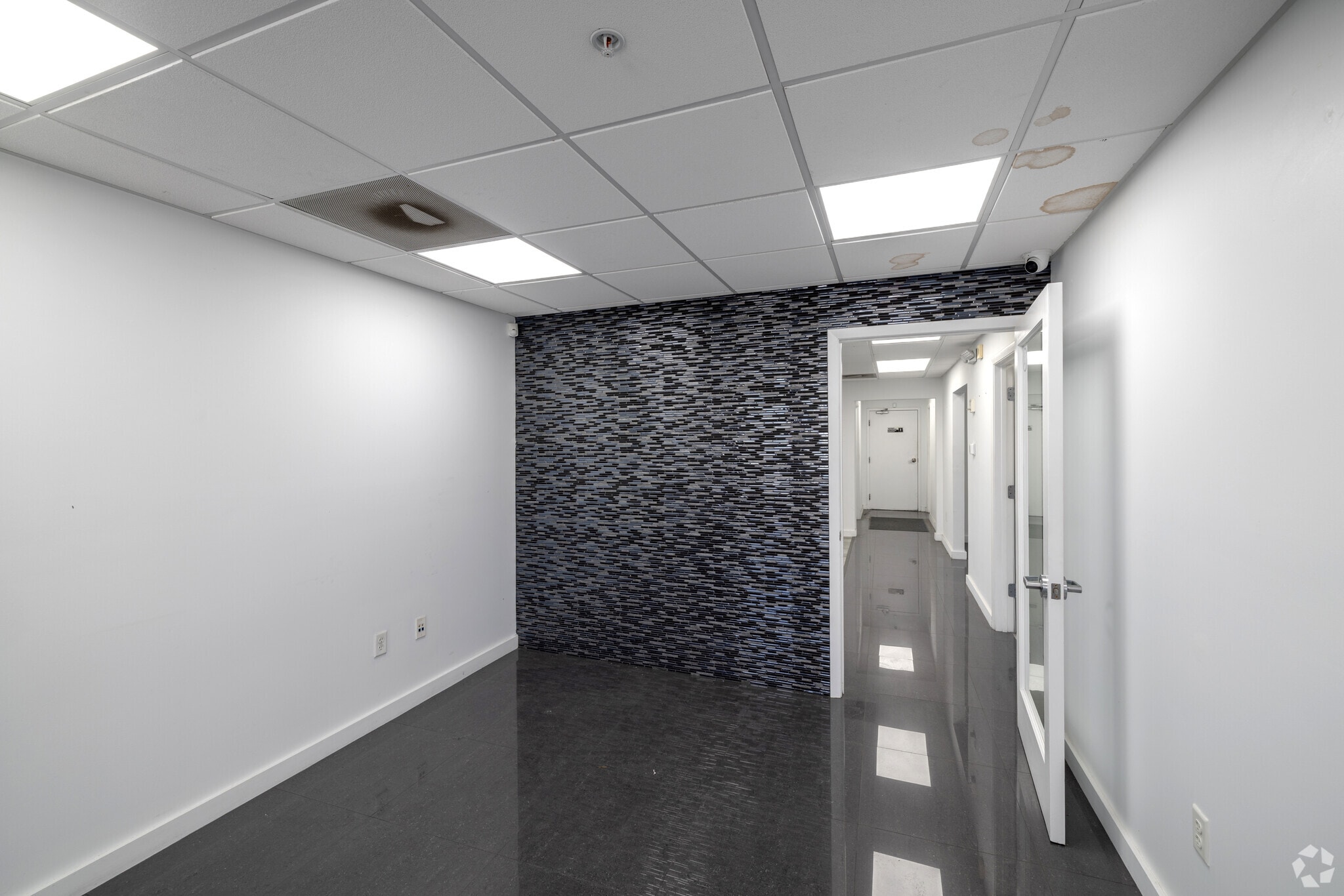 5240-5260 NW 167th St, Hialeah, FL à louer Photo intérieure– Image 1 sur 22