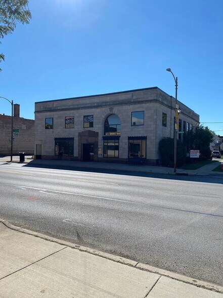 1033 W Sylvania Ave, Toledo, OH à louer - Photo de l’immeuble – Image 2 sur 9