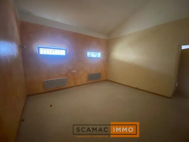Plus de détails pour Local commercial à vendre