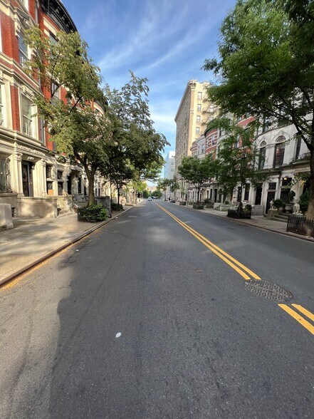469 W 141st St, New York, NY à vendre - Photo de l’immeuble – Image 3 sur 9