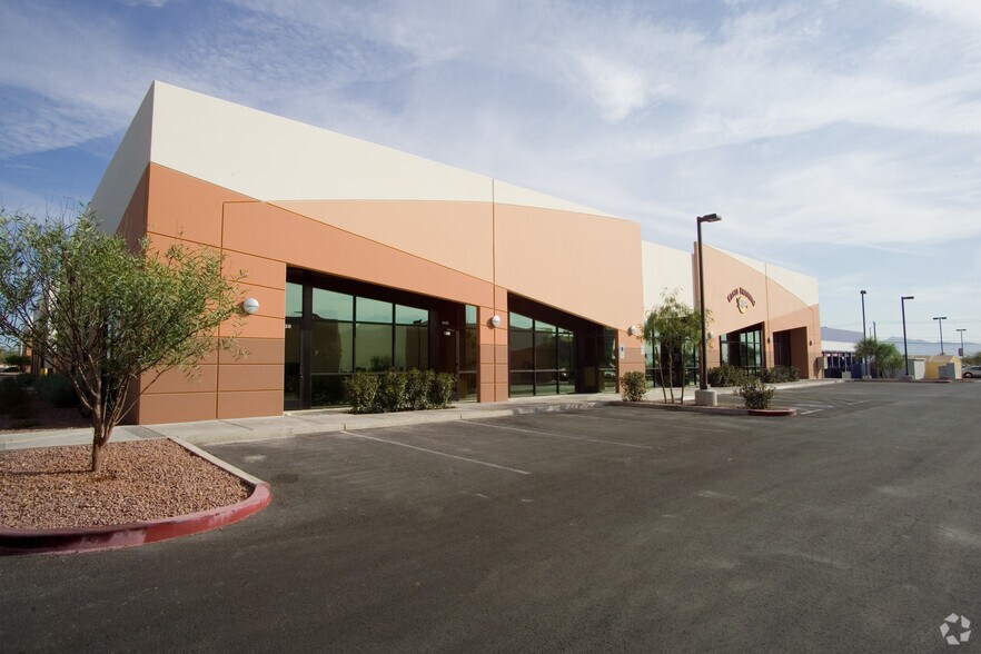 4135 N Rancho Dr, Las Vegas, NV à louer - Photo de l’immeuble – Image 3 sur 39