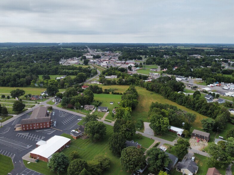 134 N Russell St, Portland, TN à vendre - Photo de l’immeuble – Image 2 sur 11