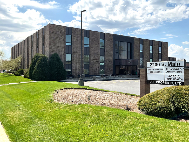 2200 S Main St, Lombard, IL à louer - Photo de l’immeuble – Image 3 sur 3