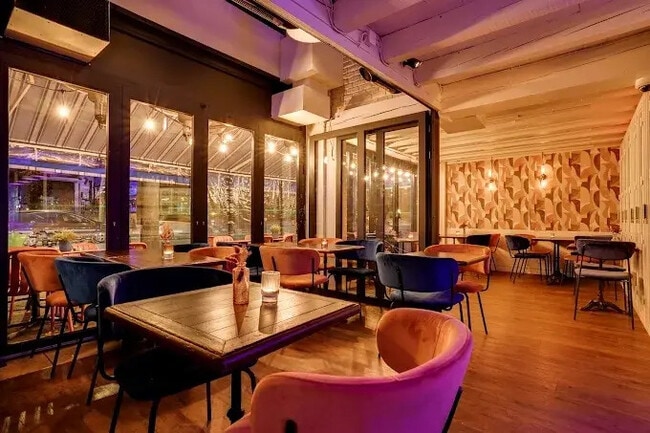 Plus de détails pour Local commercial à louer