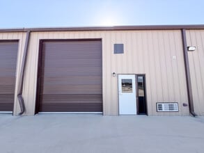 7977 Old Bastrop Rd, New Braunfels, TX à louer Photo intérieure– Image 2 sur 2