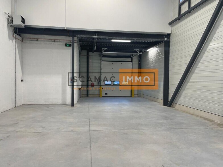 Industriel/Logistique dans Pontoise à louer - Photo de l’immeuble – Image 2 sur 8