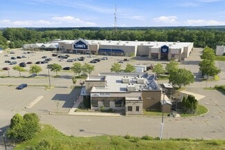 Plus de détails pour 726 W Center St, West Bridgewater, MA - Local commercial à louer