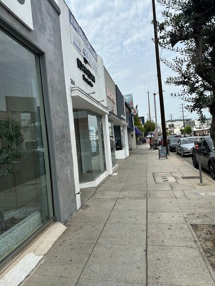 8304 W 3rd St, Los Angeles, CA à louer - Photo de l’immeuble – Image 3 sur 16