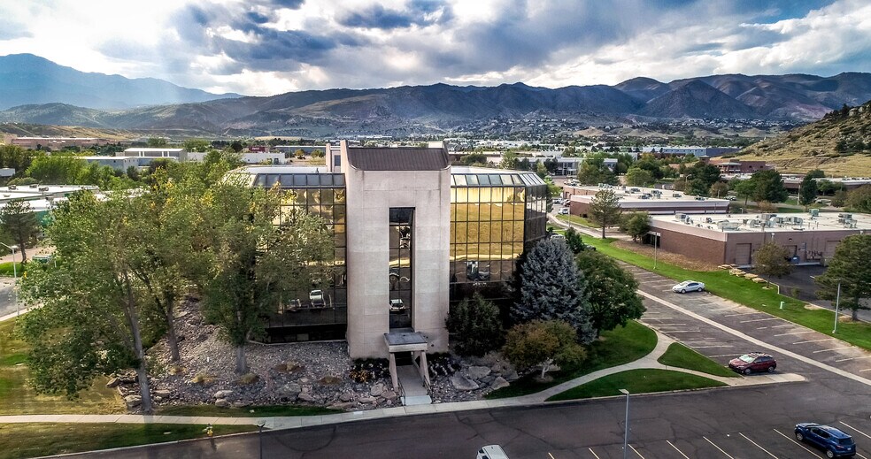 1115 Elkton Dr, Colorado Springs, CO à louer - Photo de l’immeuble – Image 1 sur 11