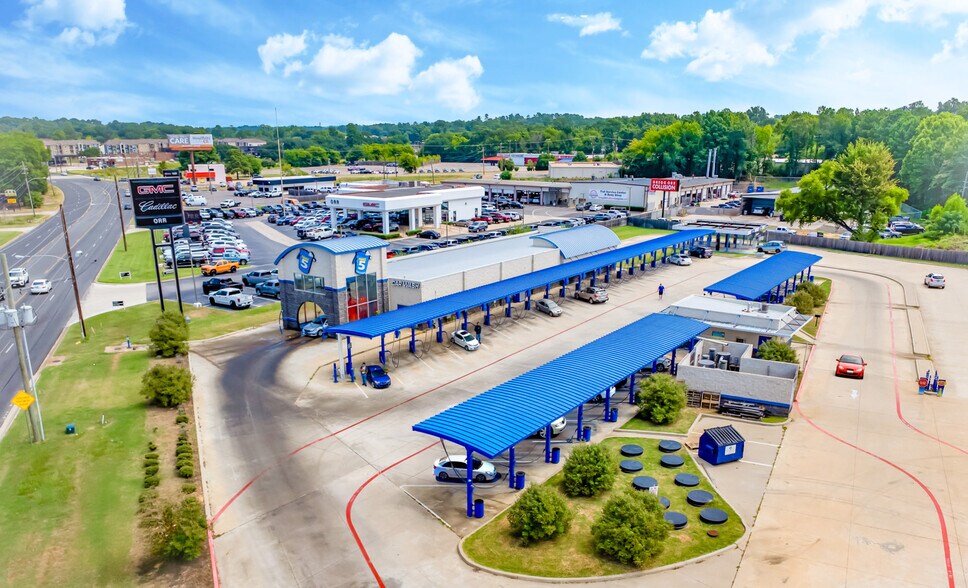 330 N Spur 63, Longview, TX à vendre - Photo de l’immeuble – Image 1 sur 7
