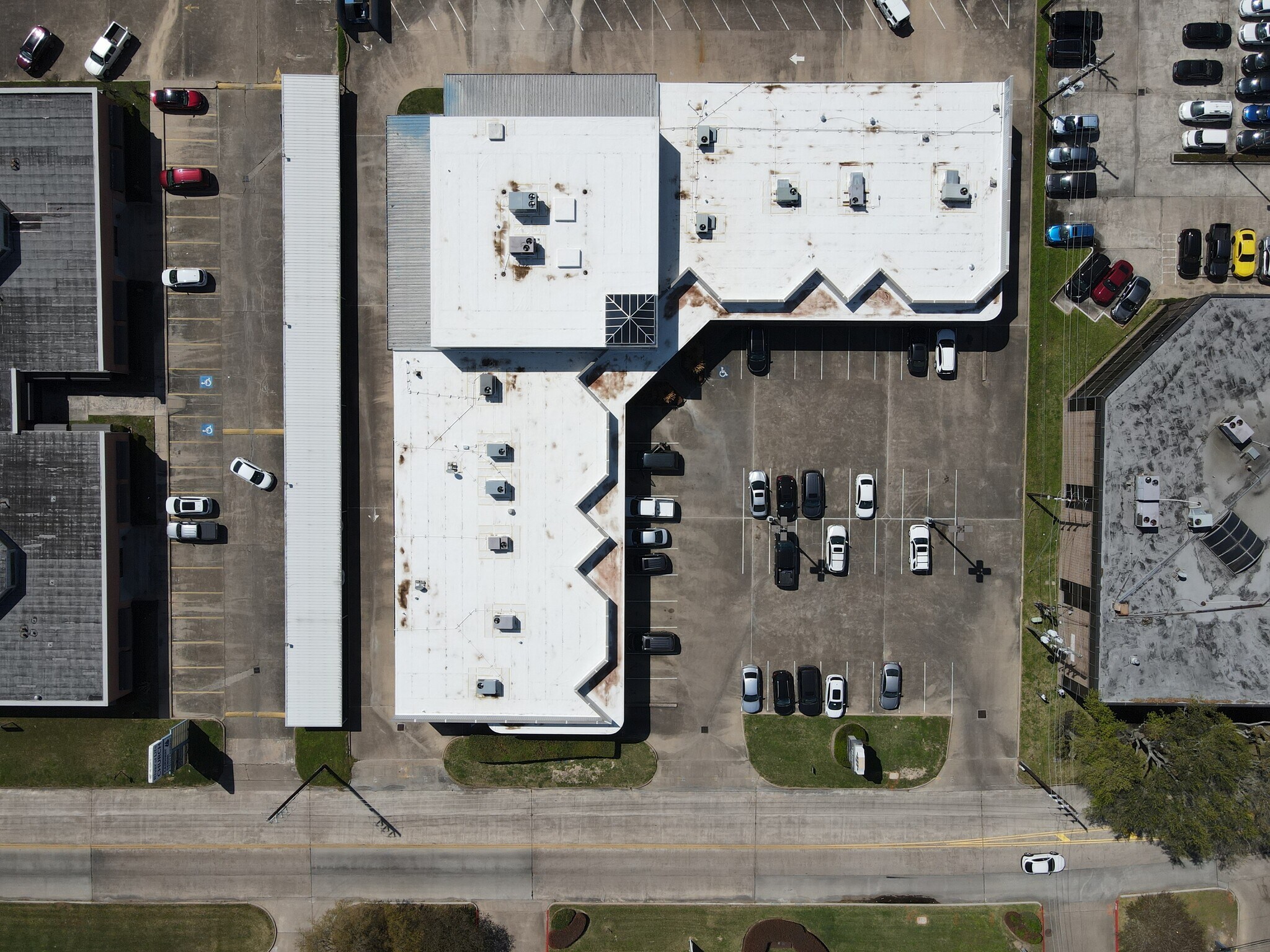 16125 Cairnway Dr, Houston, TX à louer Photo de l’immeuble– Image 1 sur 3