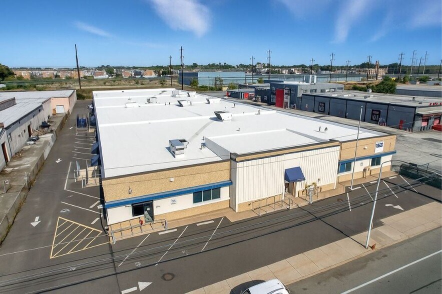 7520 State Rd, Philadelphia, PA à louer - Photo de l’immeuble – Image 1 sur 25