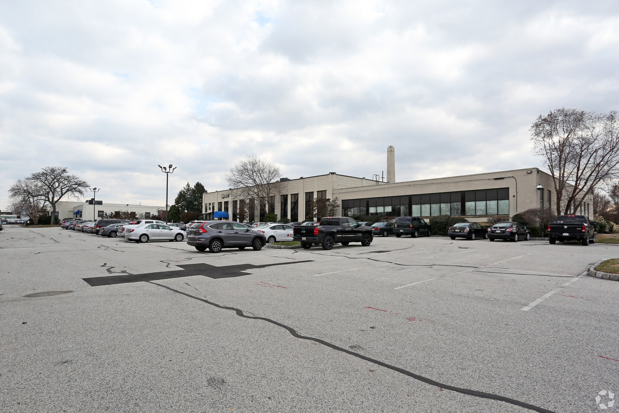 50 W Powhattan Ave, Essington, PA à louer Photo principale– Image 1 sur 16