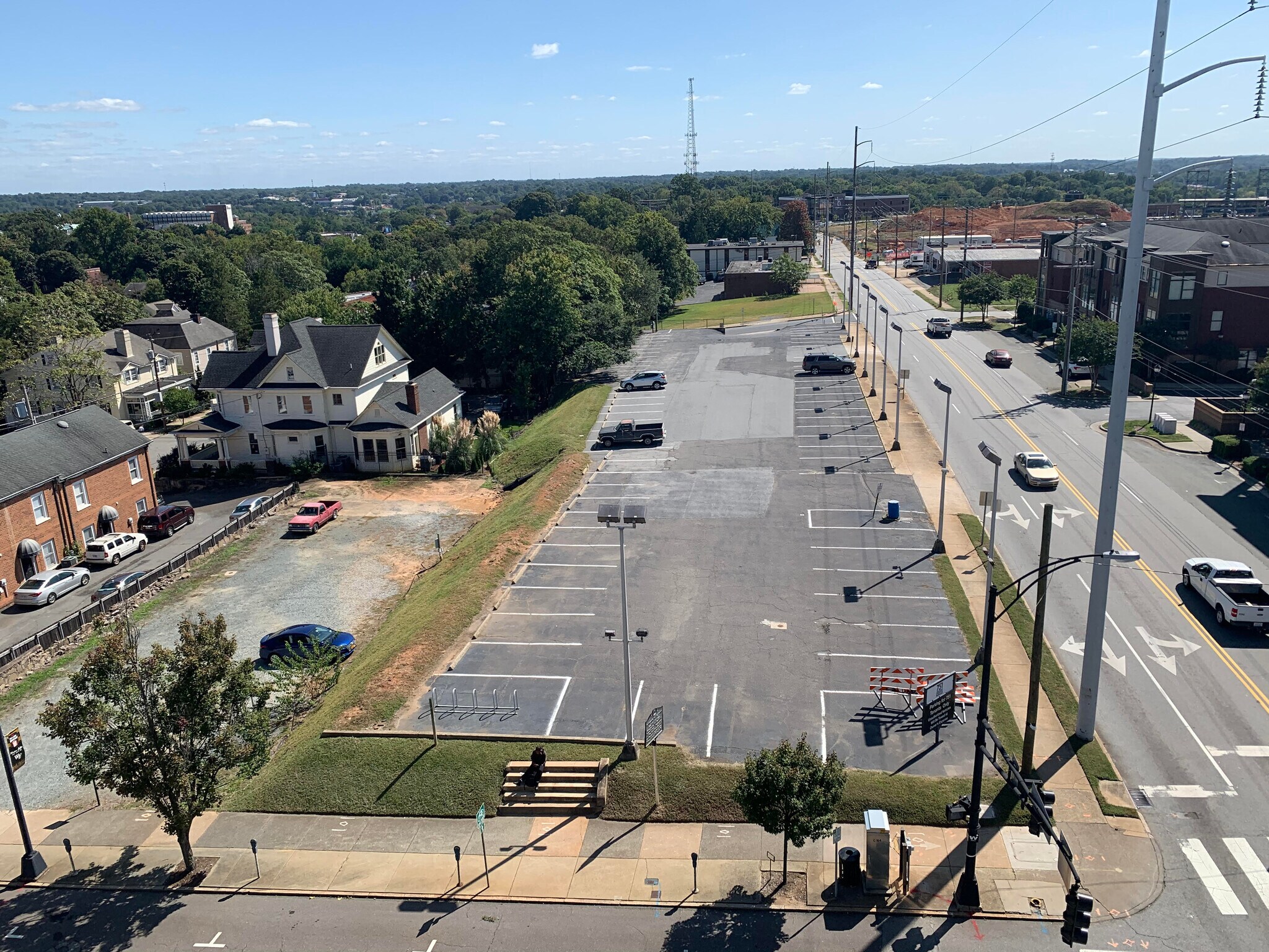 325 N Broad St, Winston-Salem, NC à louer Photo principale– Image 1 sur 4