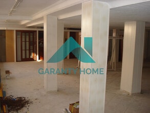 Local commercial dans Cáceres, Cáceres à louer Photo intérieure– Image 2 sur 3