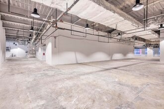 151 W 42nd St, New York, NY à louer Photo intérieure– Image 2 sur 7