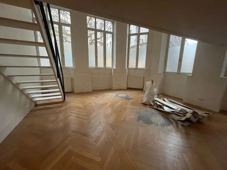 1 Place Du Griffon, Lyon à louer - Photo intérieure – Image 3 sur 5