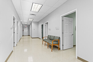 Plus de détails pour 37 Kennedy Dr, Putnam, CT - Bureau/Médical à louer