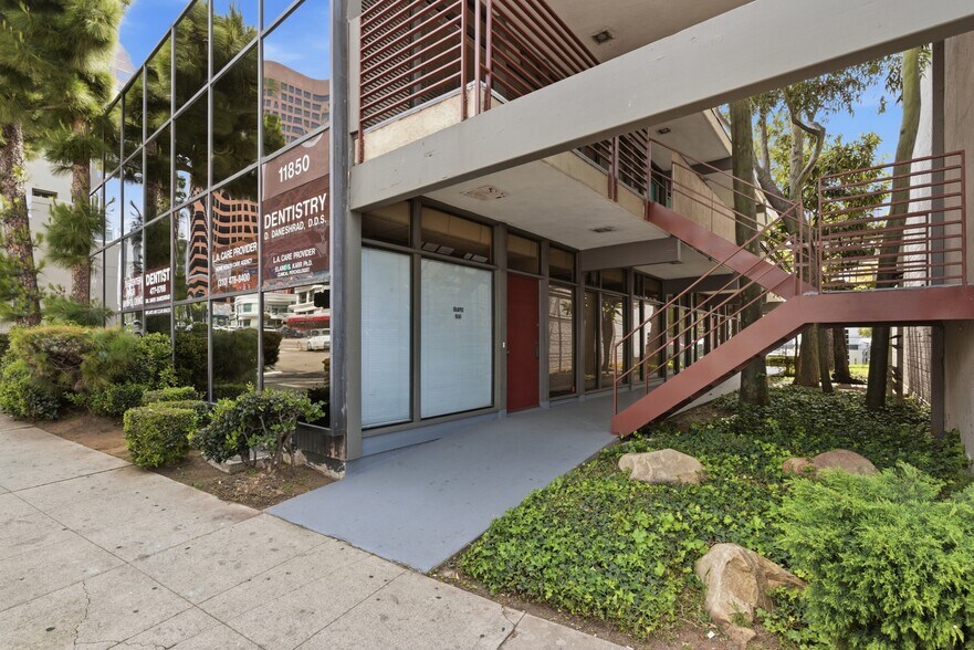 11850 Wilshire Blvd, Los Angeles, CA à vendre - Photo de l’immeuble – Image 2 sur 17